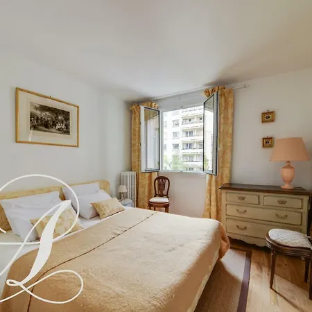 Apartment Chanez Paris